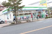 ファミリーマート高幡不動店