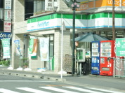ファミリーマート百草園駅前店