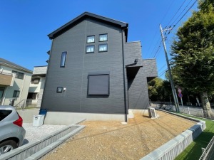 お庭も広く、これでご友人を集めてバーベキューができますね♪